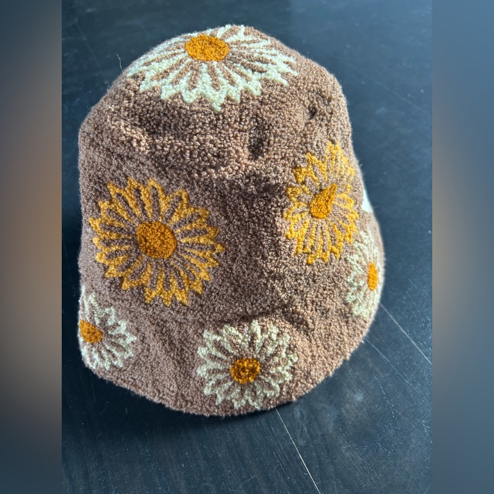 Fragonard French Terry Bucket Hat with Daisies, OS